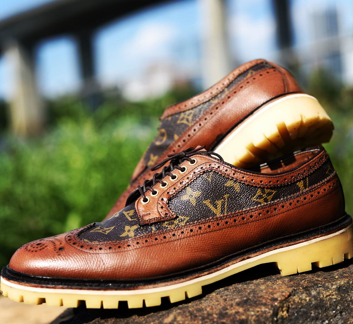 louis vuitton brown dress shoes Louie V. Wingtips 8.5